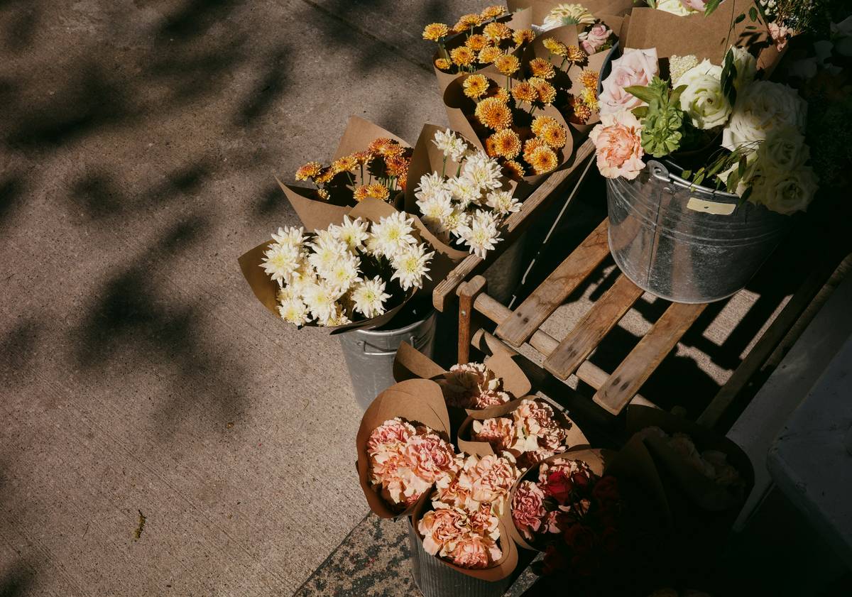 Decoration Flower for Home: How Scented Blooms Elevate Your Space and Skin